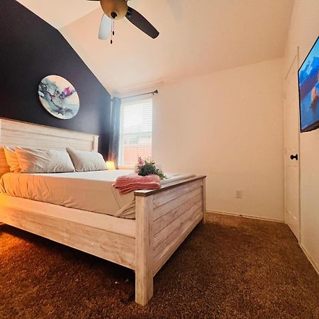 Work, Play & Stay King Bed With Foosball! Aubrey Extérieur photo
