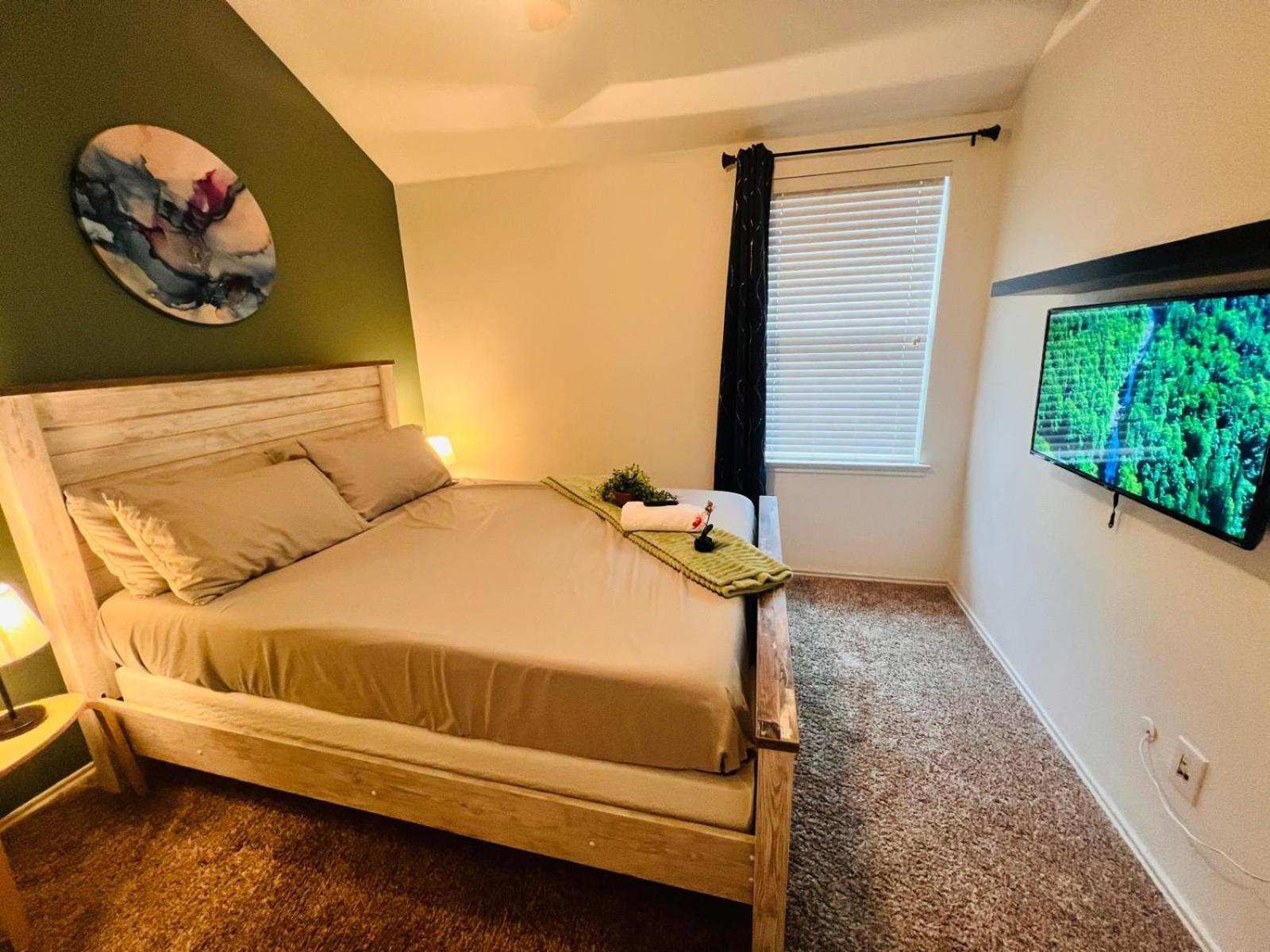 Work, Play & Stay King Bed With Foosball! Aubrey Extérieur photo